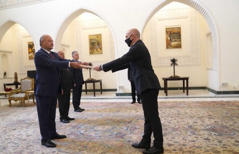 780edcbcc18f1cea7ae5c0f8af3b9221_XL