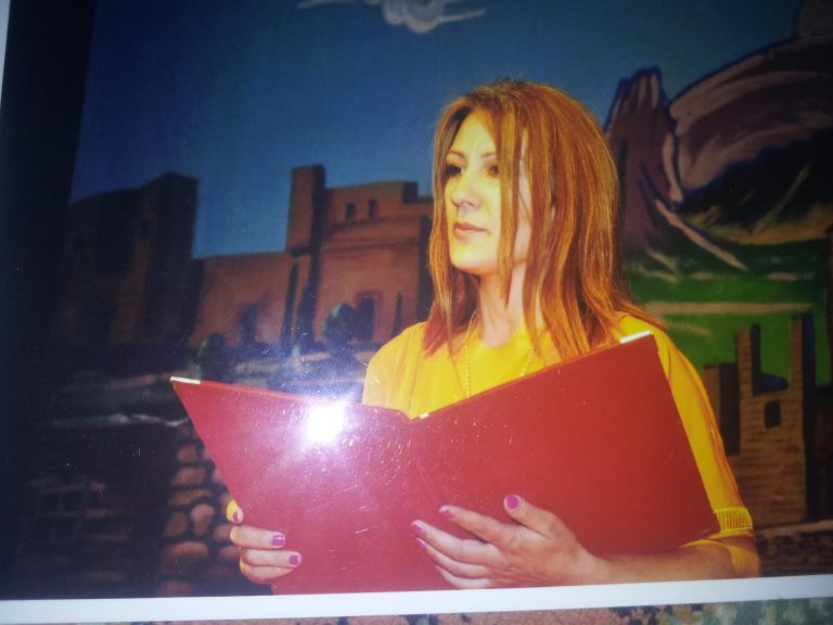 856308_118954338286772_244105452_o