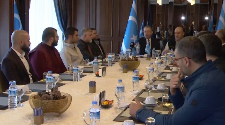 ba6707ae61e0487eed5e22cb2f31e25b_XL