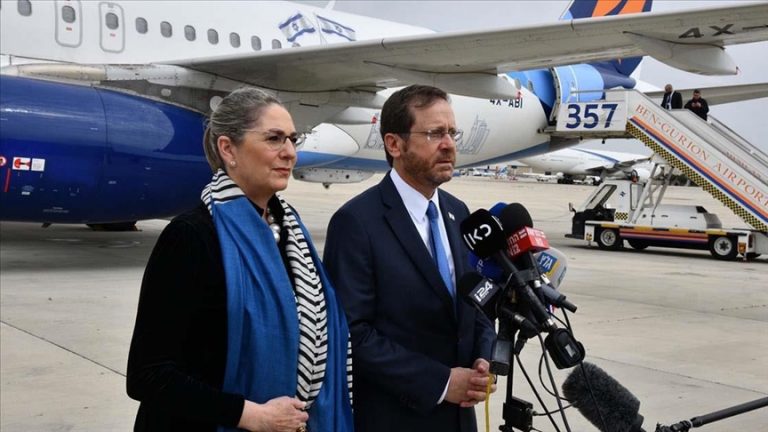 thumbs_b_c_b62d6f3e1ea528bc3639c6d54b5e72e3